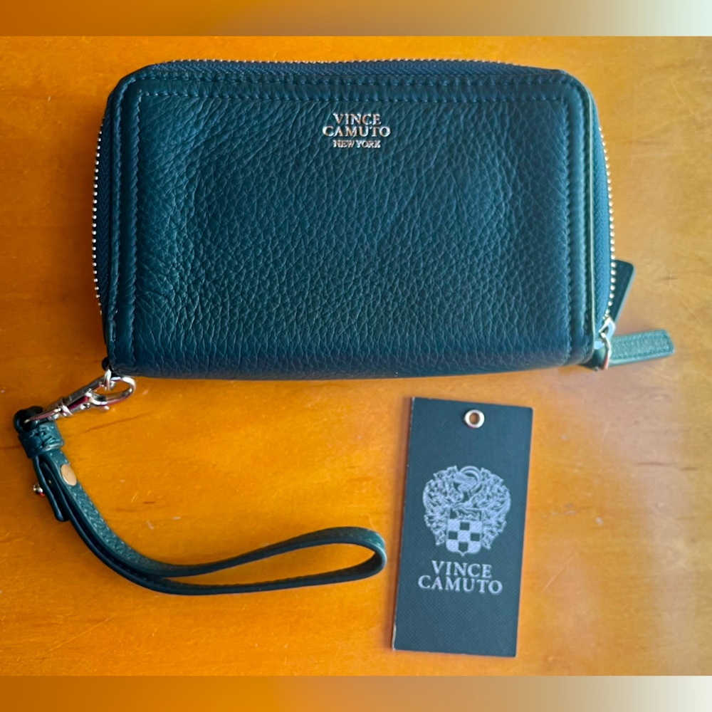 Vince Camuto double zipper wristlet dark forest green